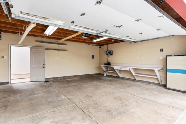 Garage, Interior