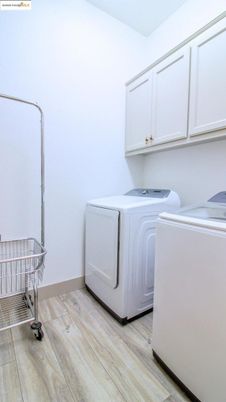 Interior, Washer, Wood Texture Flooring