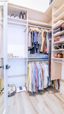 Interior, Walk-in Closets, Wood Texture Flooring