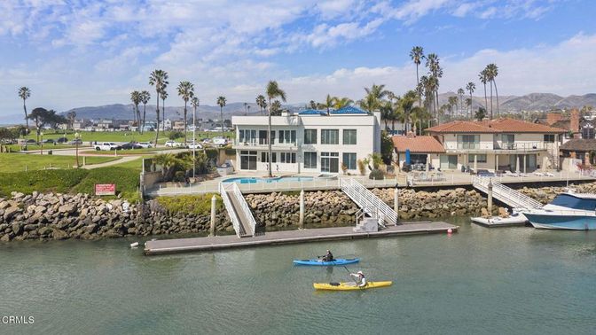 Exterior, Lake