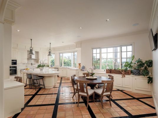 Dining room, Interior, Kitchen, Pendant Lights, Recessed Lighting, Stainless Steel Appliances