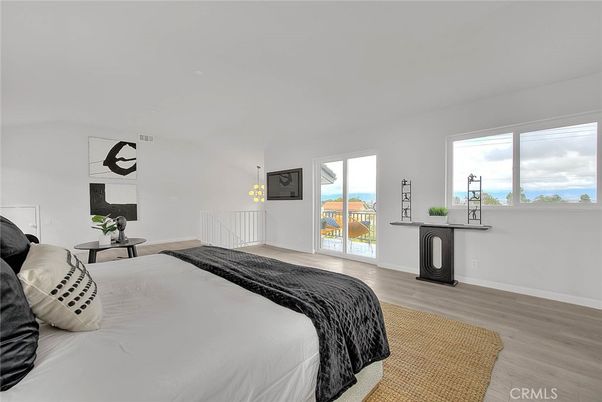 Bedroom, Interior, Pendant Lights, Water, Wood Texture Flooring
