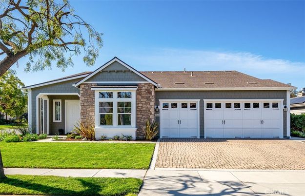 Attached, Exterior, Facade, Ranch