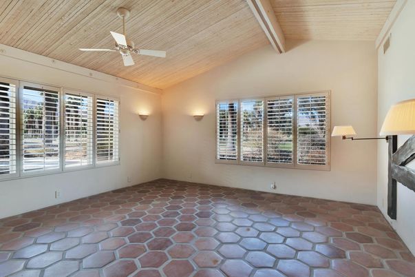 Empty room, Interior, Wooden Beams, Wooden Ceilings