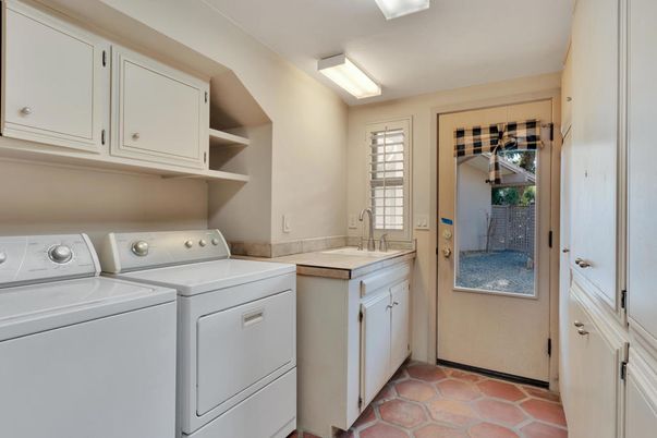 Interior, Washer