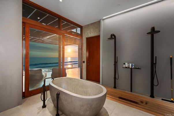 Bathroom, Free Standing Baths, Glass Shower, Interior, Recessed Lighting, Water