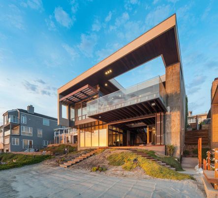 Exterior, Facade, Modern