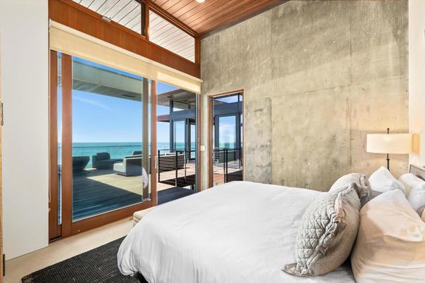 Bedroom, Interior, Water