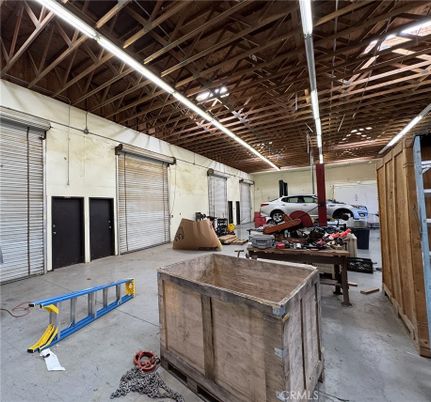 Garage, Interior
