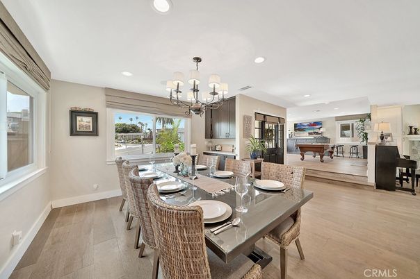 Chandelier, Dining room, Interior, Recessed Lighting, Wood Texture Flooring