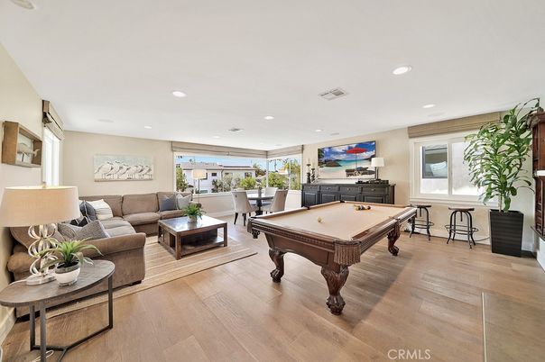 Billiard Table, Game Room, Interior, Living room, Recessed Lighting, Wood Texture Flooring