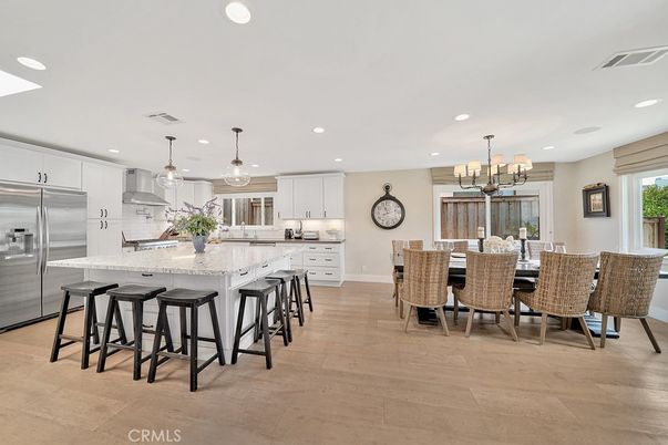 Chandelier, Dining room, Interior, Kitchen, Pendant Lights, Recessed Lighting, Stainless Steel Appliances