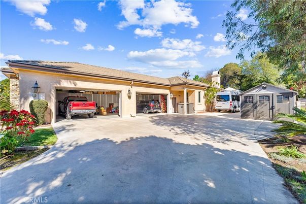 Detached Garage, Exterior