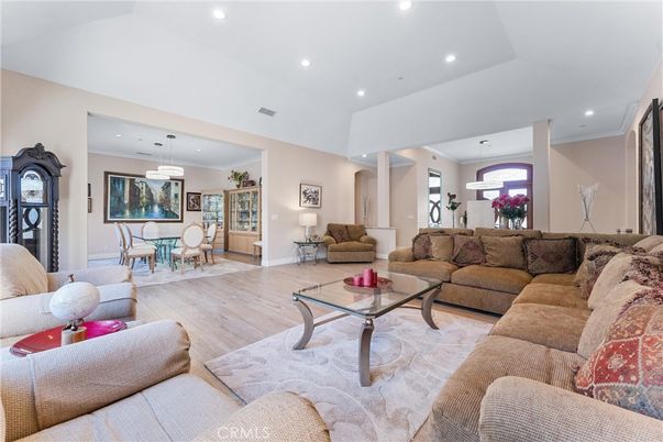 Dining room, Interior, Living room, Pendant Lights, Recessed Lighting, Wood Texture Flooring