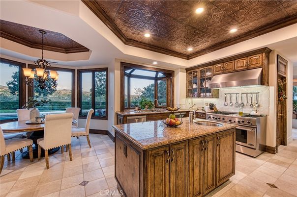 Chandelier, Dining room, Interior, Kitchen, Recessed Lighting, Stainless Steel Appliances