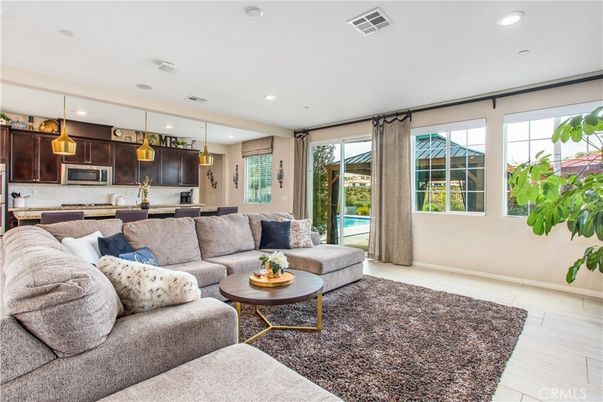 Interior, Kitchen, Living room, Pendant Lights, Recessed Lighting, Stainless Steel Appliances