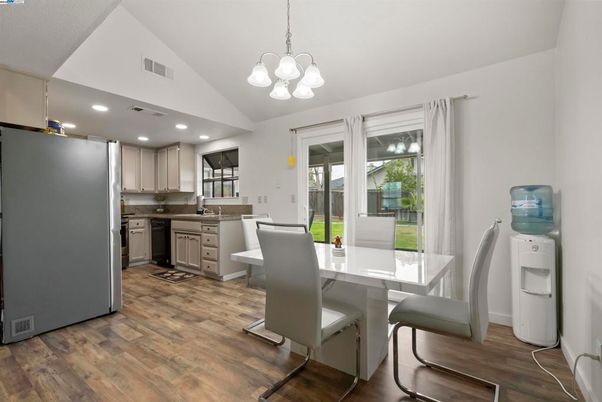 Dining room, Interior, Kitchen, Pendant Lights, Recessed Lighting, Wood Texture Flooring