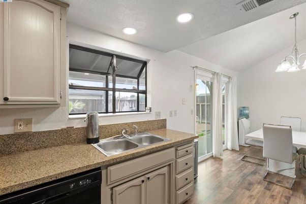 Dining room, Interior, Kitchen, Pendant Lights, Recessed Lighting, Wood Texture Flooring