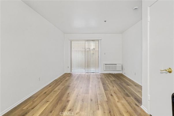 DE Listing image placeholder