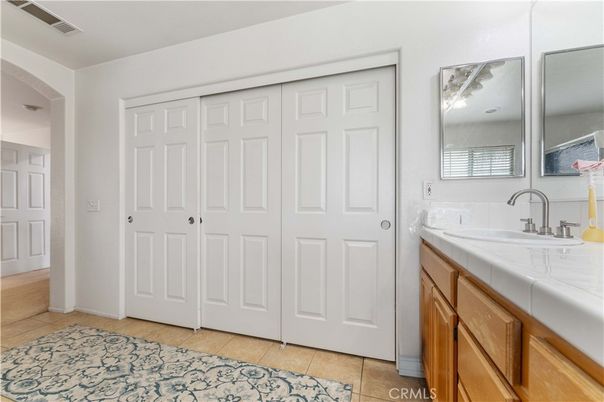 Bathroom, Interior, Tile Countertops
