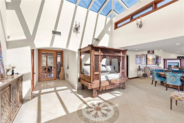 Bedroom, Dining room, Interior, Recessed Lighting