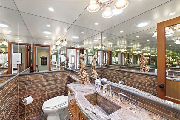 Bathroom, Interior, Recessed Lighting
