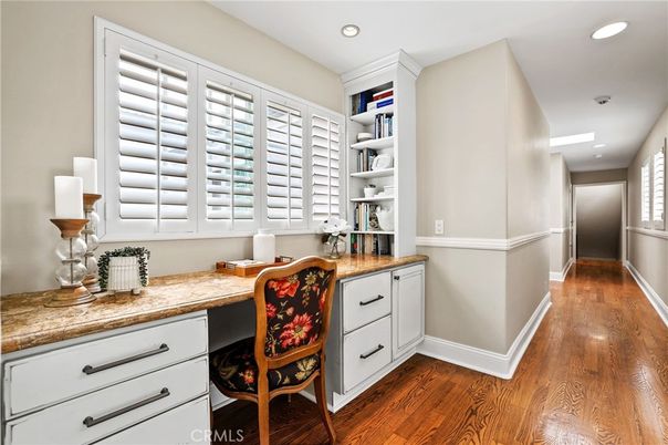Home Office, Interior, Recessed Lighting, Wood Texture Flooring