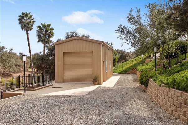 Detached Garage, Exterior