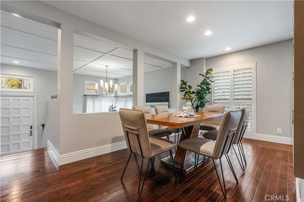 Chandelier, Dining room, Interior, Recessed Lighting, Wood Texture Flooring