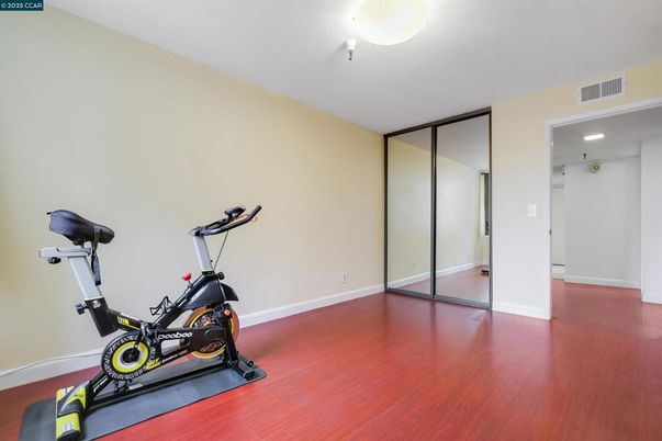 Fitness Equipment, Interior, Recessed Lighting, Wood Texture Flooring