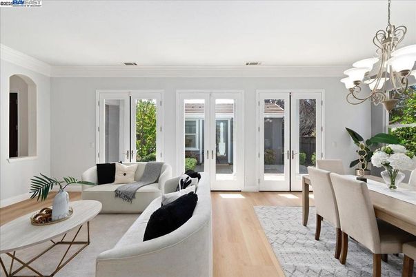 Chandelier, Dining room, Interior, Living room, Wood Texture Flooring