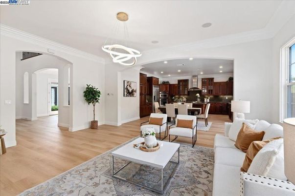 Dining room, Interior, Kitchen, Living room, Pendant Lights, Recessed Lighting, Stainless Steel Appliances, Wood Texture Flooring
