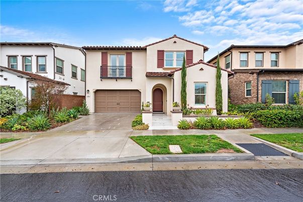 Attached, Exterior, Facade, Spanish Mediterranean