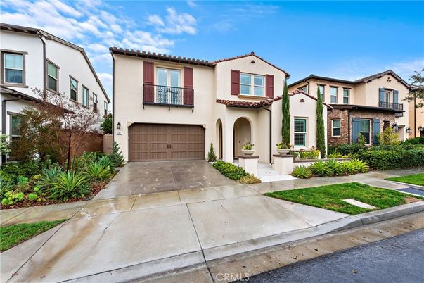 Attached, Exterior, Facade, Spanish Mediterranean
