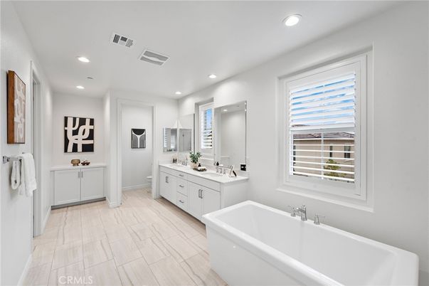 Bathroom, Dual Sink Vanities, Free Standing Baths, Interior, Recessed Lighting