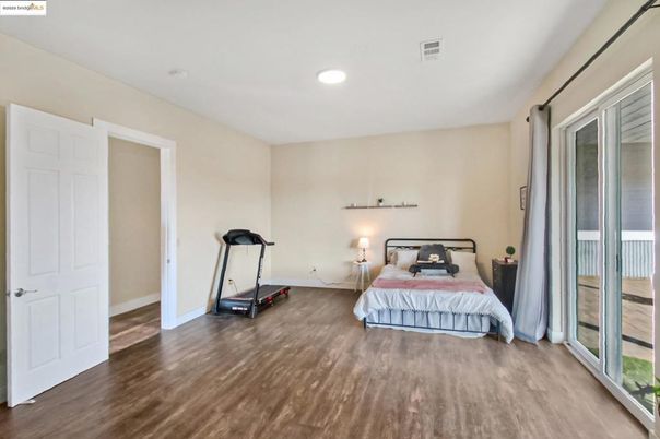 Bedroom, Fitness Equipment, Interior, Recessed Lighting, Wood Texture Flooring