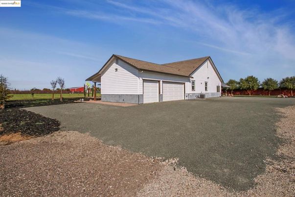 Backyard, Detached Garage, Exterior