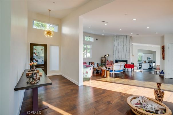 Interior, Pendant Lights, Recessed Lighting, Wood Texture Flooring