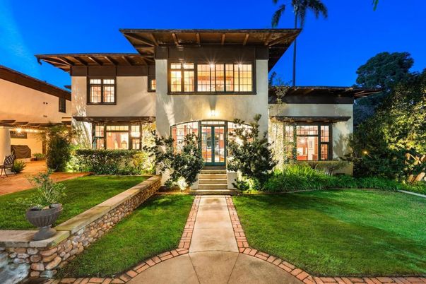Backyard, Exterior, Facade, Modern