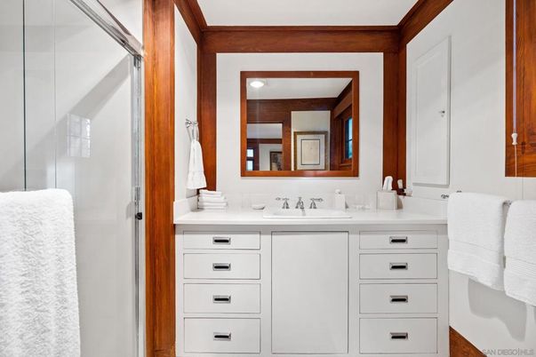 Bathroom, Interior, Recessed Lighting