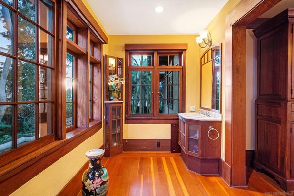 Bathroom, Interior, Recessed Lighting, Wood Texture Flooring