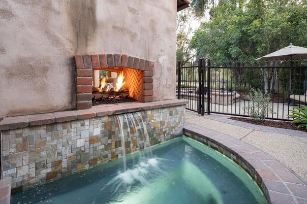 Exterior, Fireplace, Pool