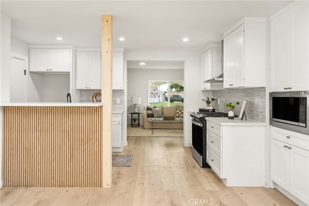 Interior, Kitchen, Living room, Recessed Lighting, Wood Texture Flooring
