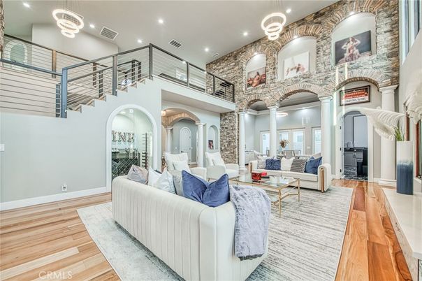 Interior, Living room, Pendant Lights, Recessed Lighting, Stone Walls, Wood Texture Flooring