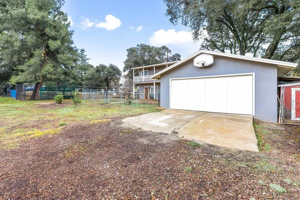 Backyard, Detached Garage, Exterior