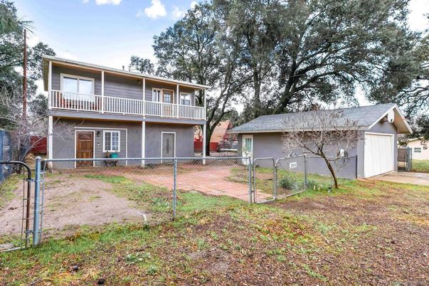Backyard, Detached Garage, Exterior