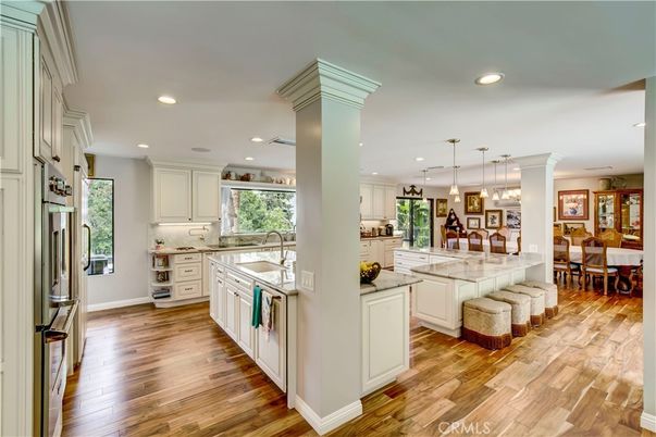 Dining room, Interior, Kitchen, Pendant Lights, Recessed Lighting, Wood Texture Flooring