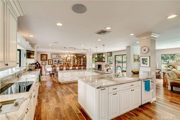 Dining room, Interior, Kitchen, Pendant Lights, Recessed Lighting, Wood Texture Flooring