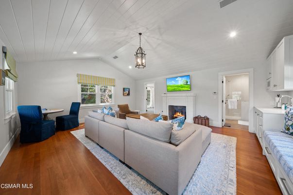 Fireplace, Interior, Living room, Pendant Lights, Recessed Lighting, Wood Texture Flooring