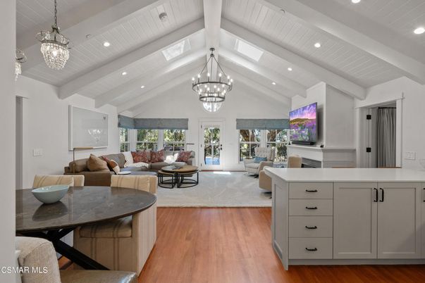 Chandelier, Interior, Living room, Pendant Lights, Recessed Lighting, Wood Texture Flooring